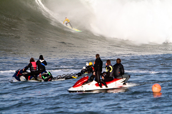 Mavericks Surf 2010-195