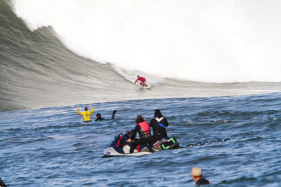 Mavericks Surf Contest 2010-195