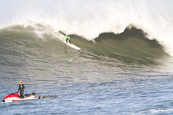 Mavericks Surf Contest 2010-200