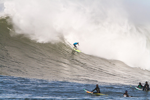 Mavericks Surf Contest 2010-141