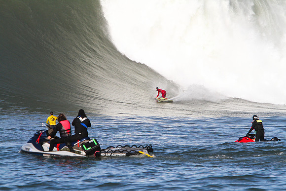Mavericks Surf Contest 2010-192