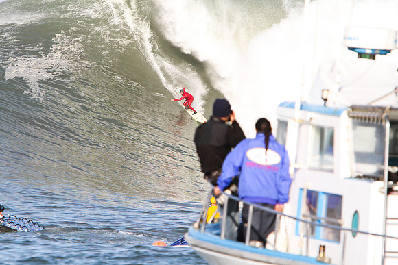 Mavericks Surf Contest 2010-176