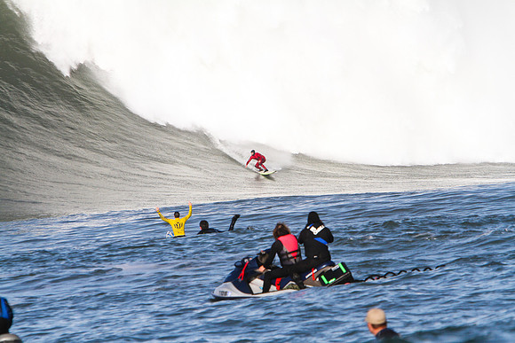 Mavericks Surf Contest 2010-196