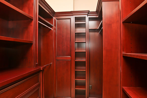 756 Raymundo - master closet