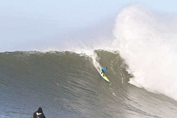 Mavericks Surf Contest 2010-146