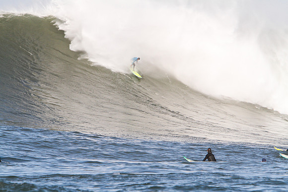 Mavericks Surf Contest 2010-143