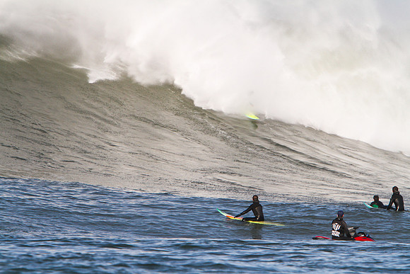 Mavericks Surf Contest 2010-140