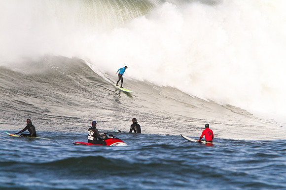 Mavericks Surf Contest 2010-138