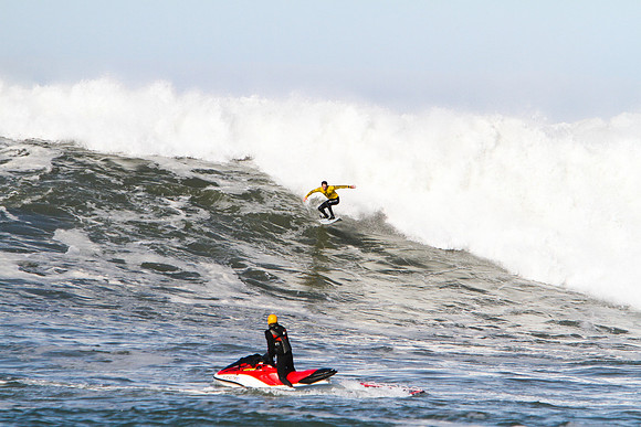 Mavericks Surf Contest 2010-134