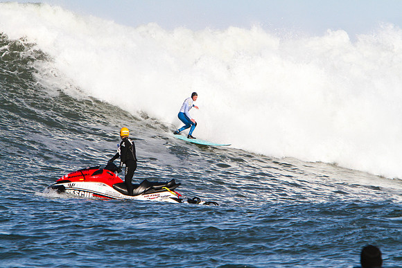 Mavericks Surf Contest 2010-165