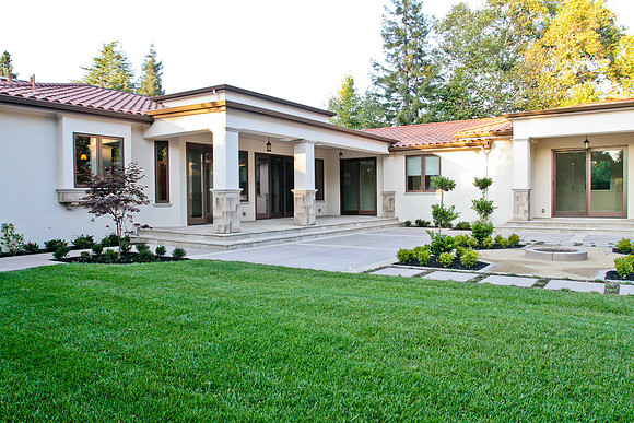 756 Raymundo - back yard