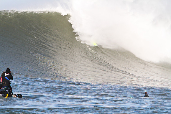 Mavericks Surf Contest 2010-144