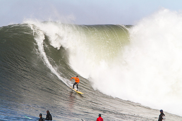 Mavericks Surf Contest 2010-155