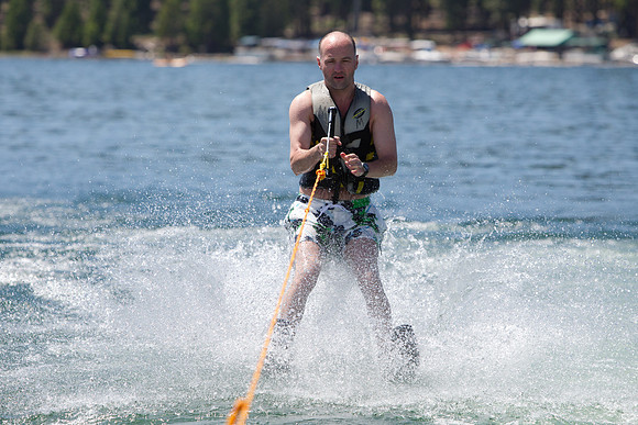 Boating on Lake Almanor-850